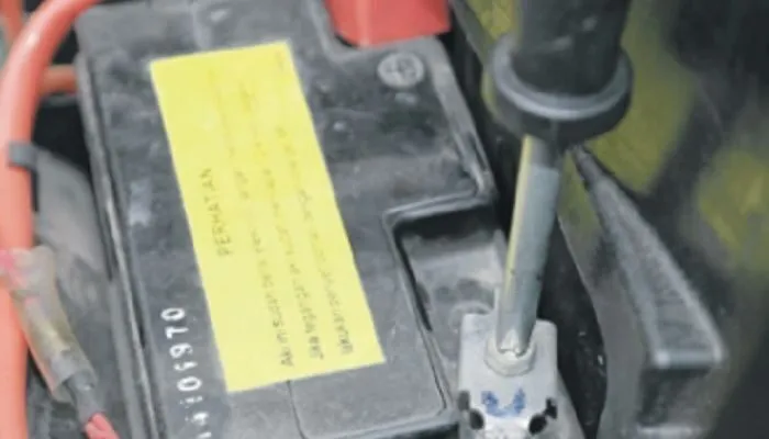 Perbedaan Aki Basah dan Aki Kering: Mana yang Lebih Baik untuk Motor Kamu?