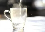 Manfaat Minum Air Hangat Sebelum Tidur, Bikin Tidur Lebih Nyenyak